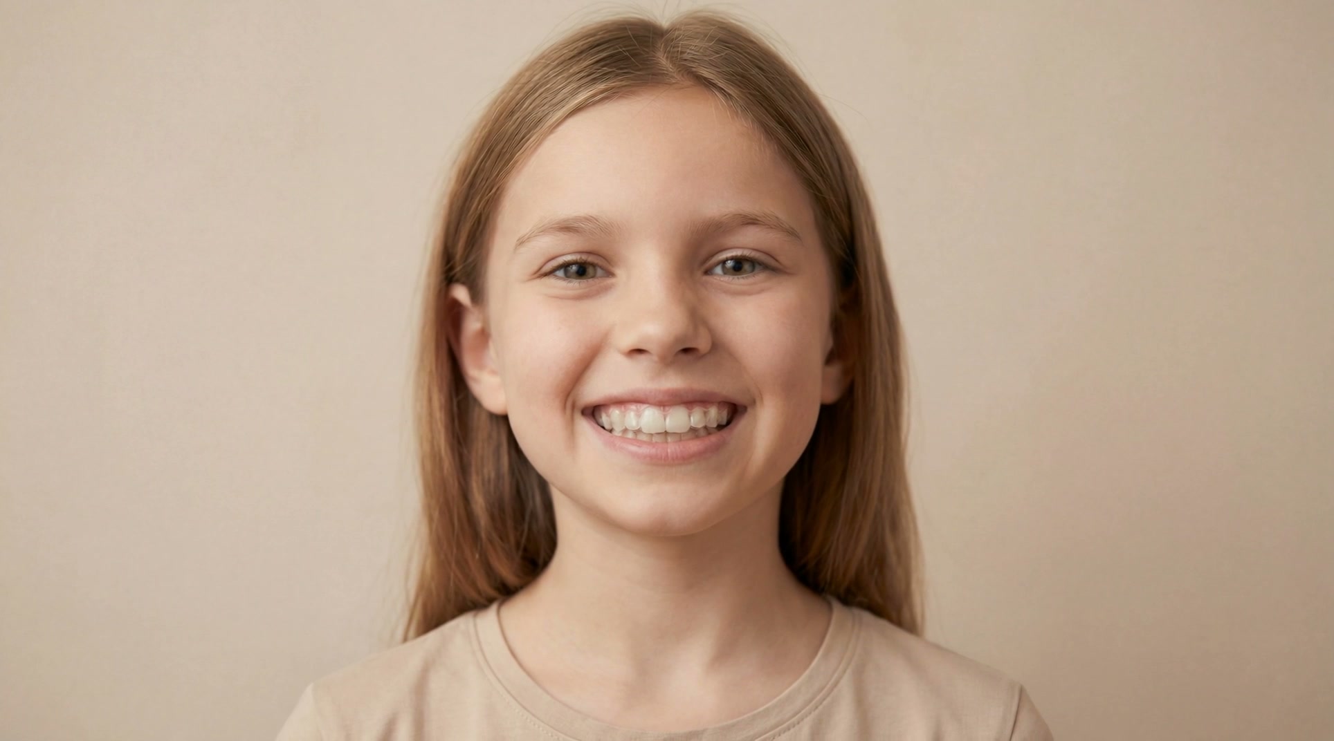Smiling child with healthy teeth — orthodontics for children in Zurich